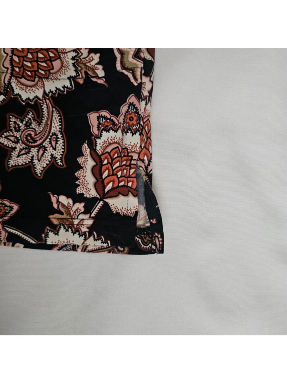 Lands' End Black Floral Mock Neck Long Sleeve Swim Tunic Cover-Up Size M (10-12) - Picture 7 of 16